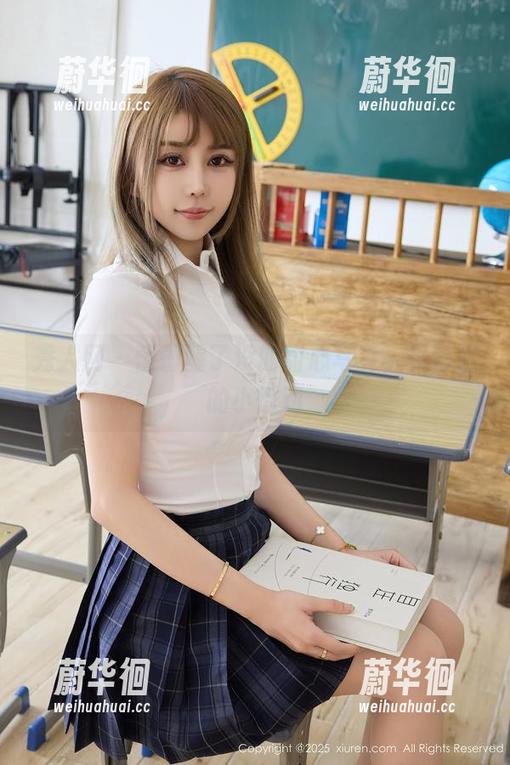 秀人网-蕾蕾醒了没 秀人网 - 蕾蕾醒了没的甜心写真,光影里的小悸动