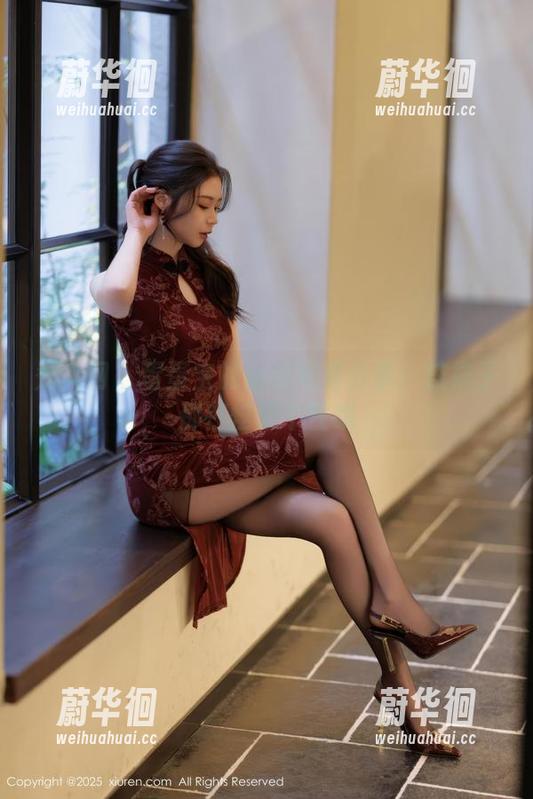 秀人网-蛋蛋宝 秀人网 - 蛋蛋宝的丝袜写真分享:连袜子都在炫耀个性哦