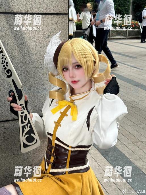 秋山AkI的新作图册，狂三这姿态真让人瞩目啊！