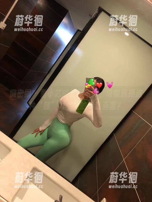 微密圈 - 童小芯的长腿写真，谁能抗拒这种“腿”力十足的精选画面？