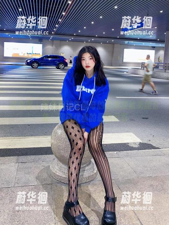 粉色的猪陈佩奇 微密圈 - 粉色的猪陈佩奇的私房紫丝美腿合集:腿部优雅的最佳示范