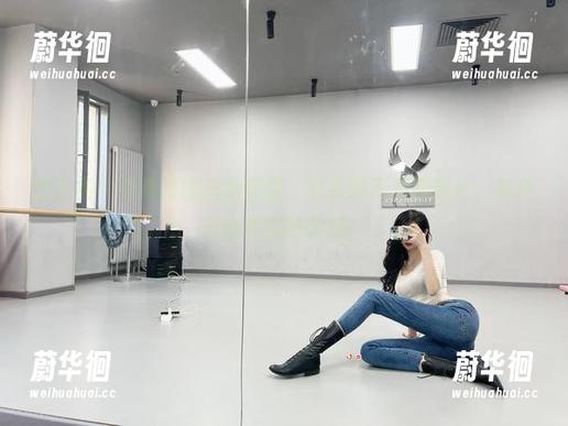 微密圈 - 看葛征的自拍套图，分享的不只是照片，有种似懂非懂的美感。