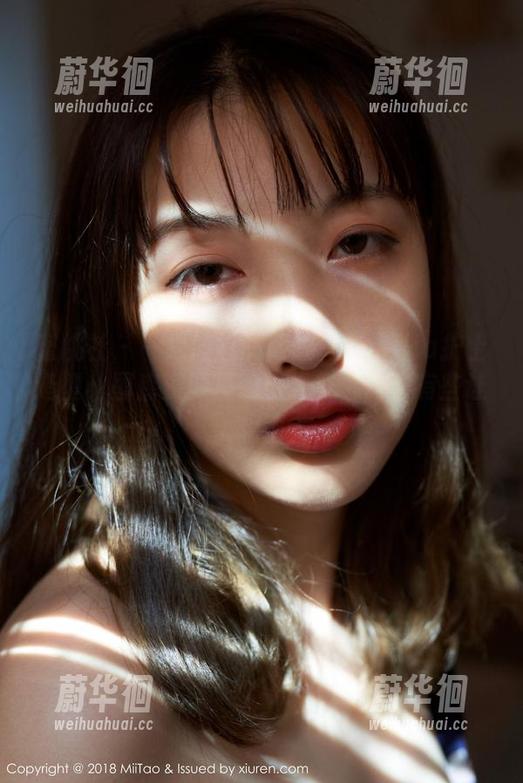 蜜桃社-陆萱萱Cecilia 蜜桃社 - 一掠而过的陆萱萱Cecilia护士造型:图库资源里的小细节,竟然有些让人想歪?