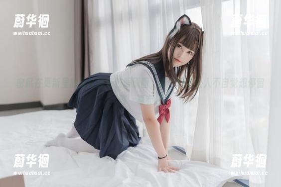 密藏在更新里的蜜汁猫裘校服原图，有些地方让人不自觉想停留，唉，真有趣。