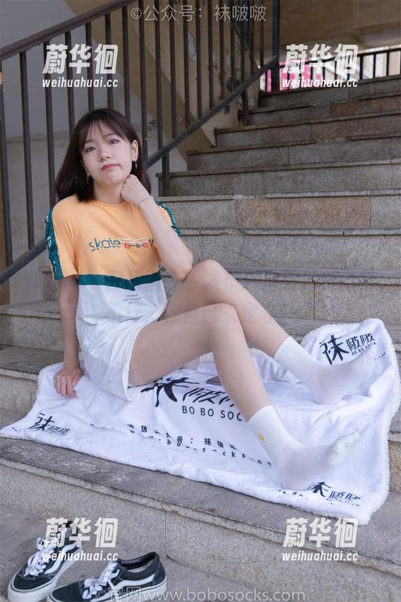 袜啵啵 - 甜甜圈在线发布短裤秀，美图行不行，你自己来定夺！