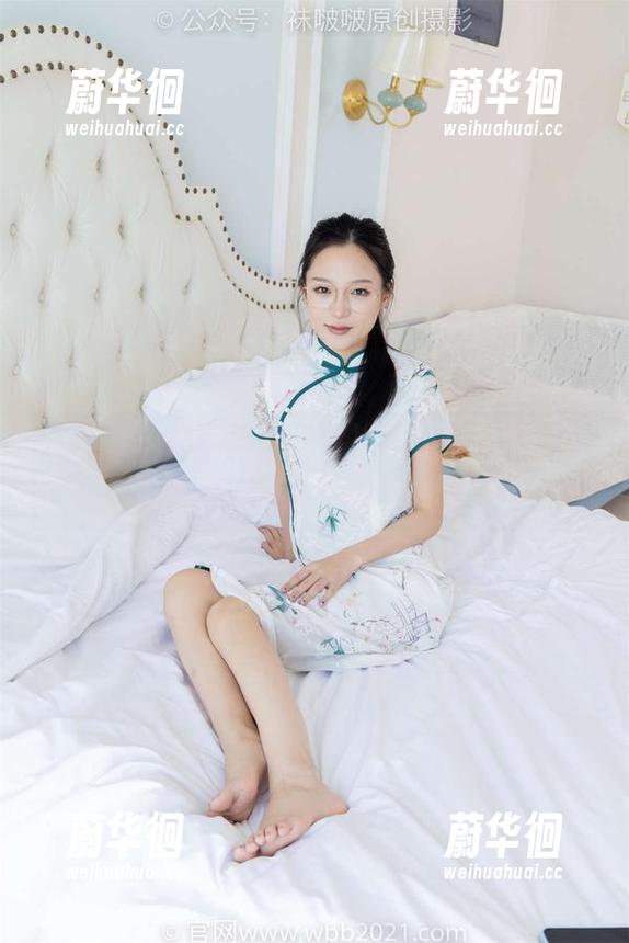 袜啵啵-甜甜圈 袜啵啵 - 你想要的皮裤裤里丝:甜甜圈私拍图集,难以抗拒的调皮感