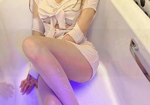 当“过期米线线”遇上婚纱:私拍中的意外料理