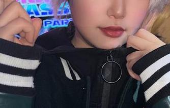 抱歉，我又来找这个泡泡就是逊啦的死库水cos分享，看的人心难舍。