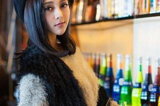 青豆客 – 属于谭晓彤的高跟鞋图片合集，一双双在我眼前走过，像是在说“快来试试吧”。
